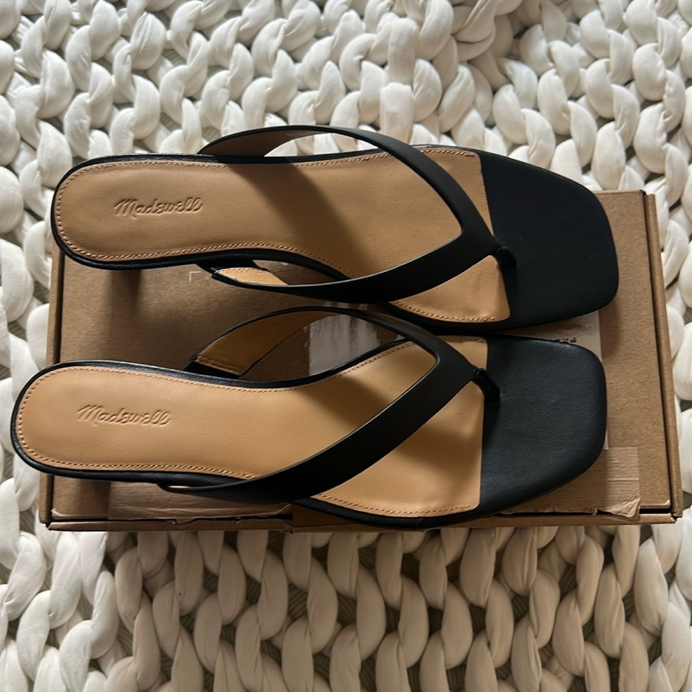 New in Box Madewell Kitten Heel Thong Sandals, 8.5